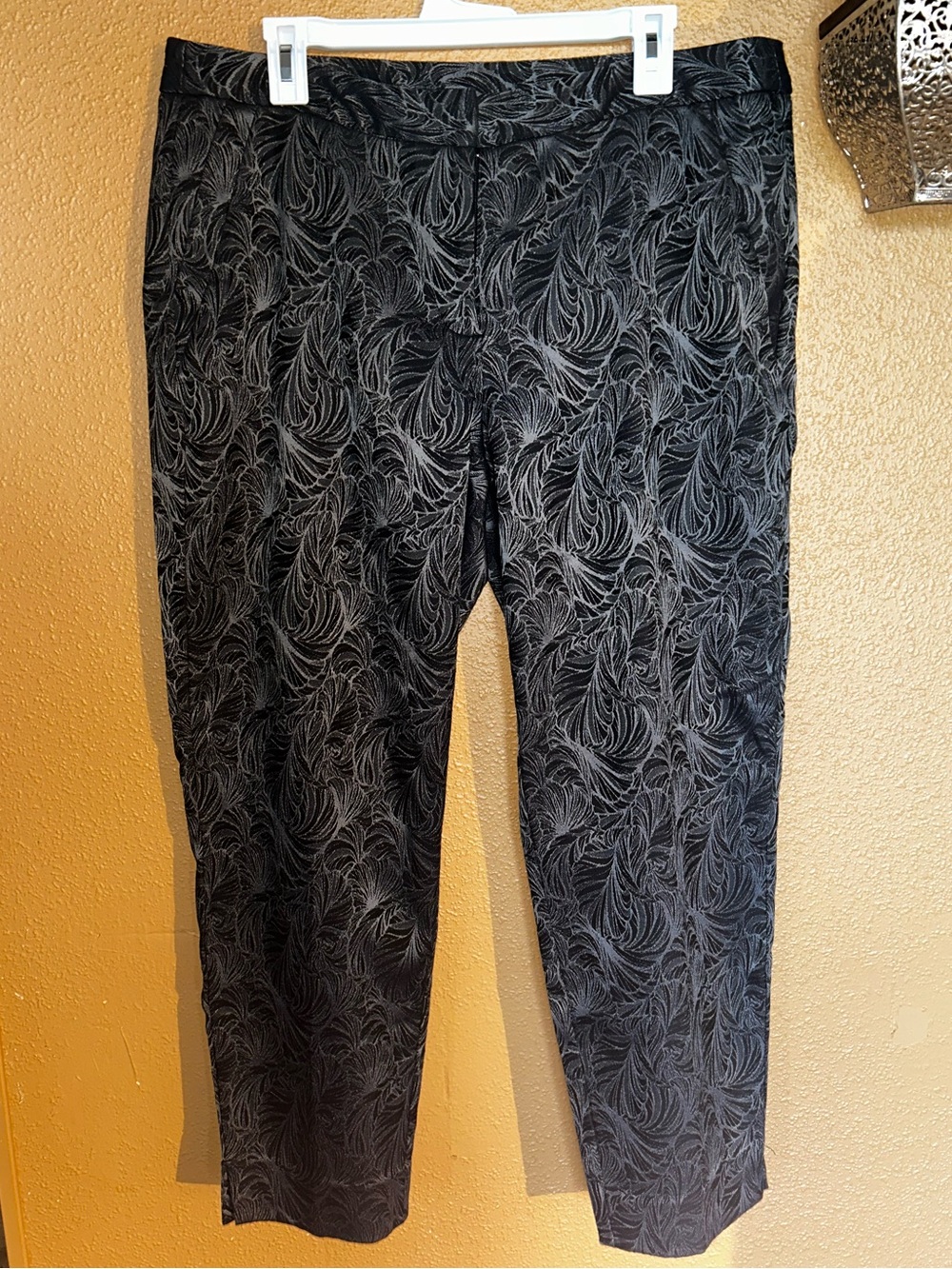 Textured Black & Charcoal Patterned Cropped Pants